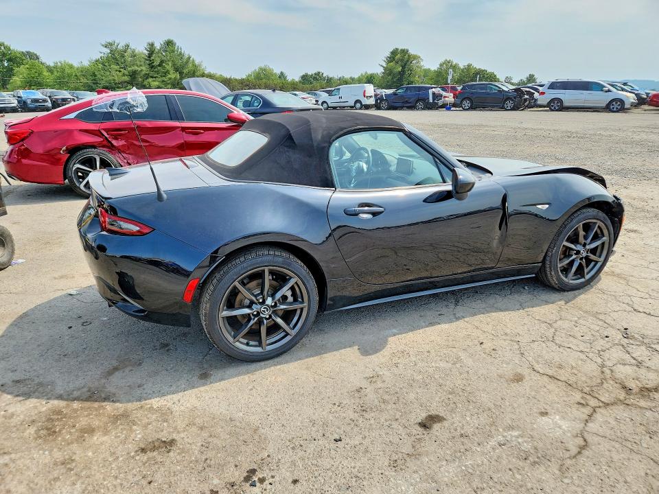 Продаж на аукціоні авто 2017 Mazda Mx-5 Miata, vin: JM1NDAC73H0123344, номер лоту: 61396716