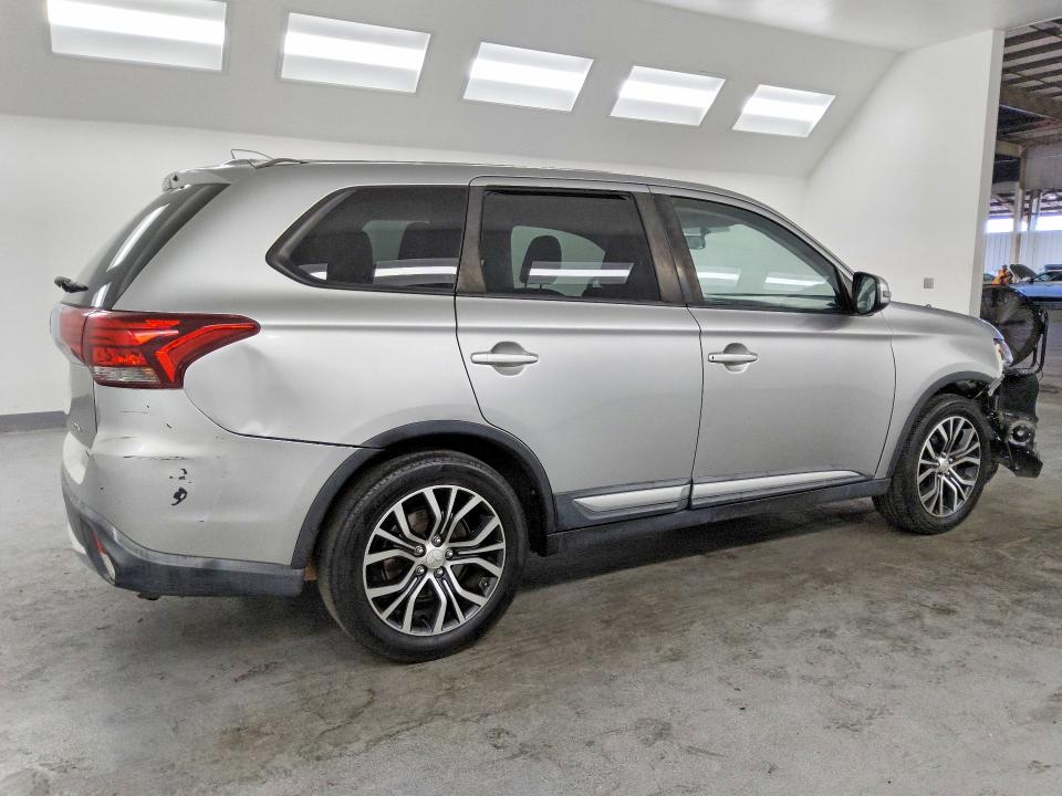 59332176 :رقم المزاد ، JA4AD3A37JJ003793 vin ، 2018 Mitsubishi Outlander مزاد بيع