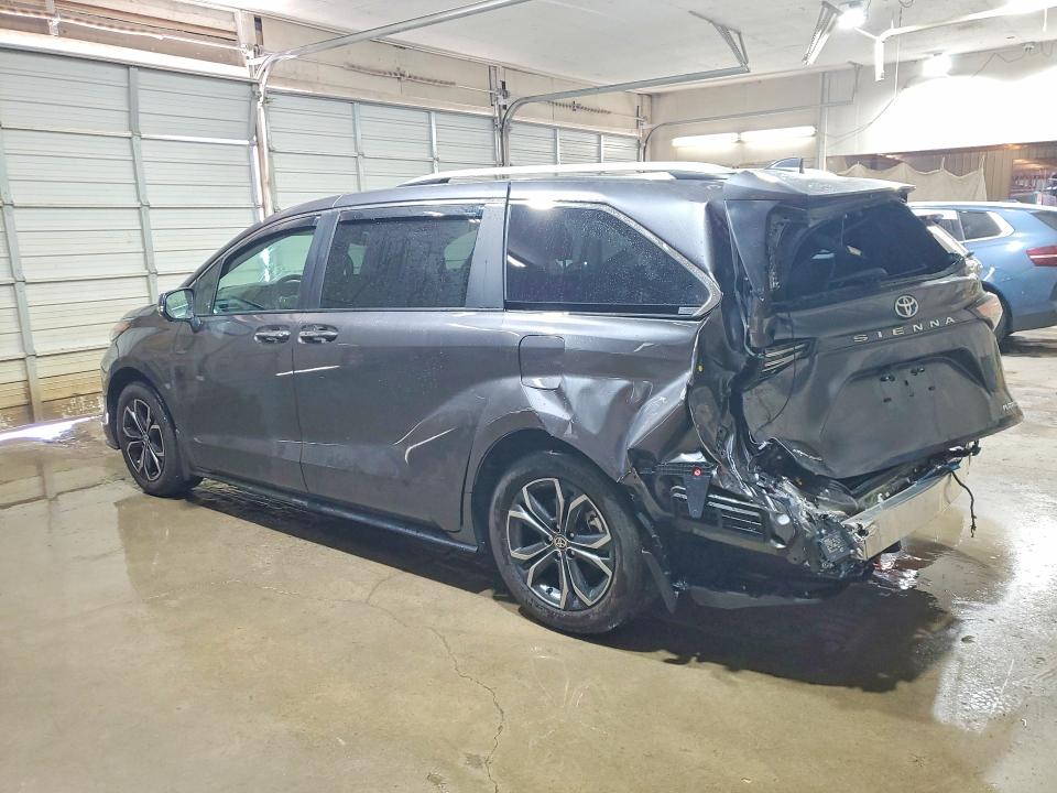 59586516 :رقم المزاد ، 5TDESKFC0SS210689 vin ، 2025 Toyota Sienna مزاد بيع