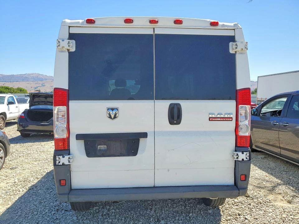 61209316 :رقم المزاد ، 3C6TRVAGXHE541045 vin ، 2017 Ram Promaster 1500 مزاد بيع