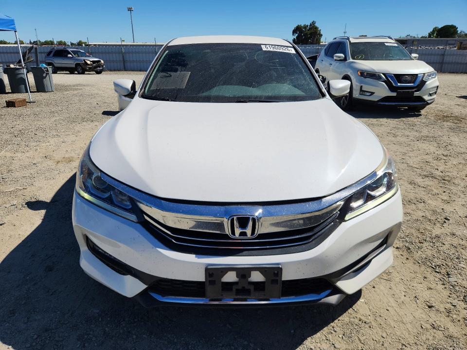 Aukcja sprzedaży 2017 Honda Accord, vin: 1HGCR2F5XHA049795, numer aukcji: 61960926