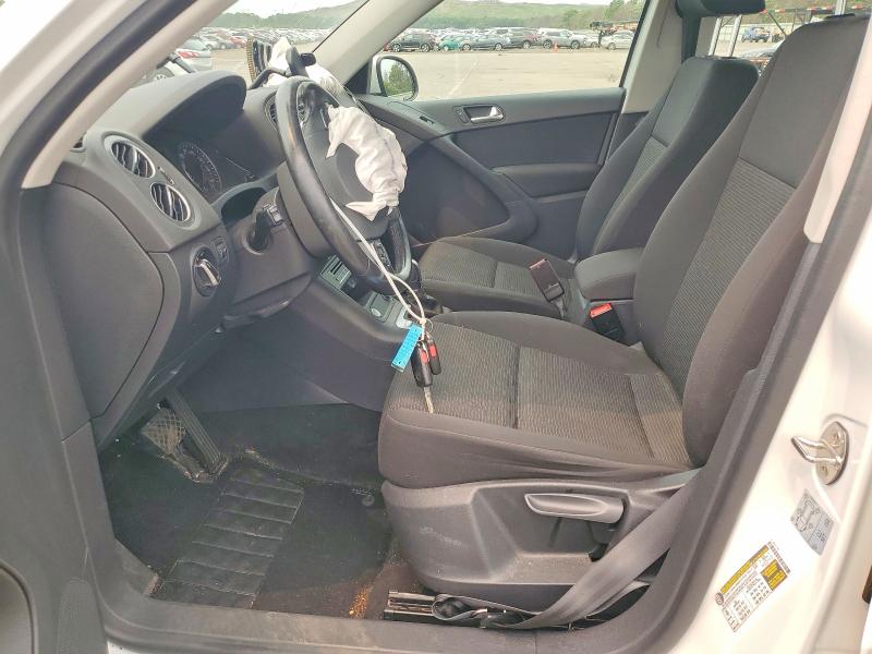 61088646 :رقم المزاد ، WVGBV7AX5HK043727 vin ، 2017 Volkswagen Tiguan مزاد بيع