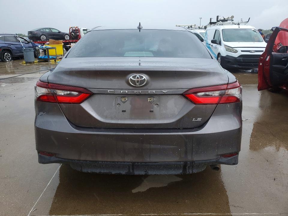 Продаж на аукціоні авто 2022 Toyota Camry, vin: 4T1C11AK7NU005725, номер лоту: 61234406