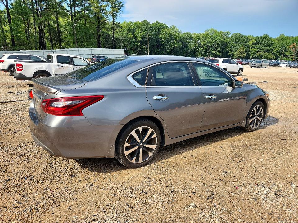 Продажа на аукционе авто 2018 Nissan Altima, vin: 1N4AL3AP2JC131008, номер лота: 59795076
