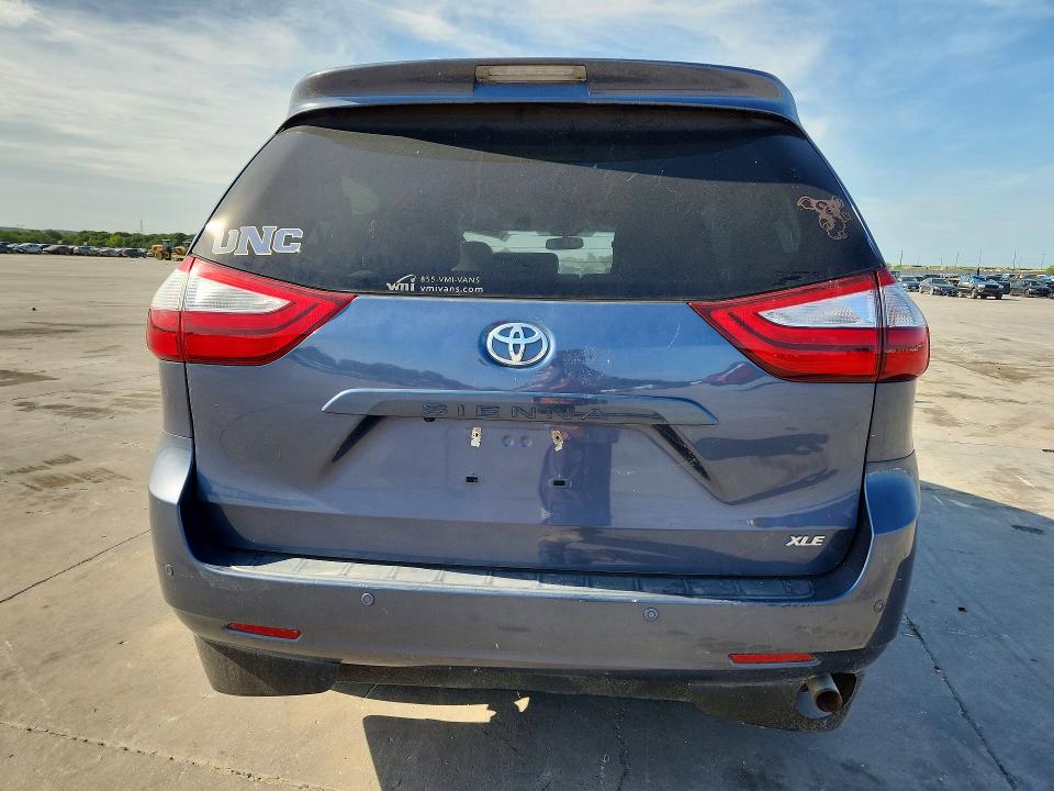 2017 Toyota Sienna მანქანა იყიდება აუქციონზე, vin: 5TDYZ3DC4HS875413, აუქციონის ნომერი: 59893326