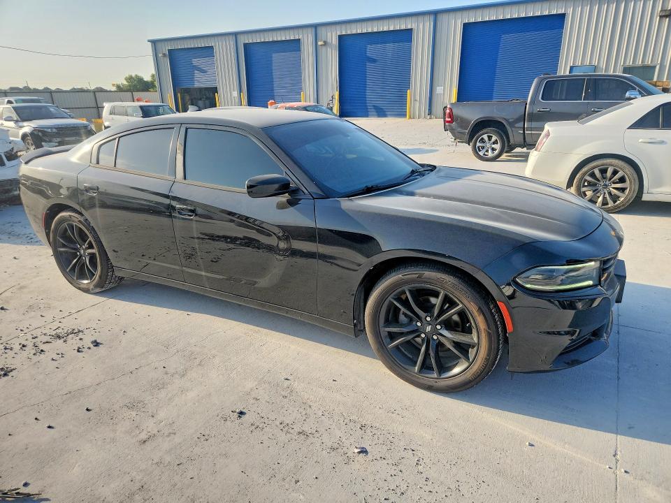 62028896 :رقم المزاد ، 2C3CDXHG0JH273856 vin ، 2018 Dodge Charger مزاد بيع