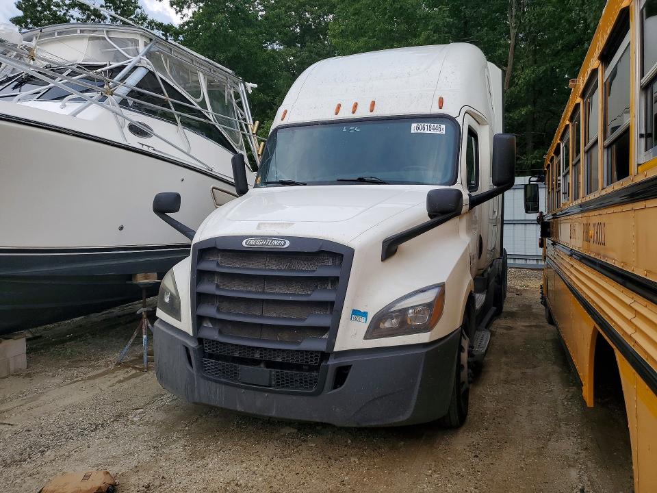 Auction sale of the 2019 Freightliner Cascadia 126, vin: 1FUJHHDR1KLKV6937, lot number: 60618446