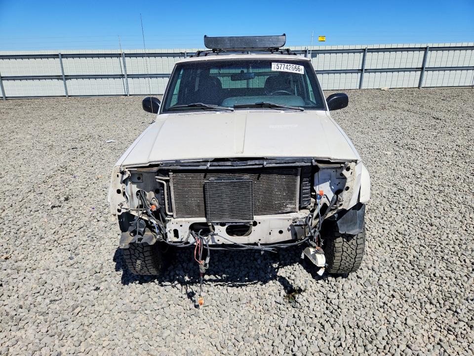 57742666 :رقم المزاد ، 1J4FF48S6YL120721 vin ، 2000 Jeep Cherokee مزاد بيع