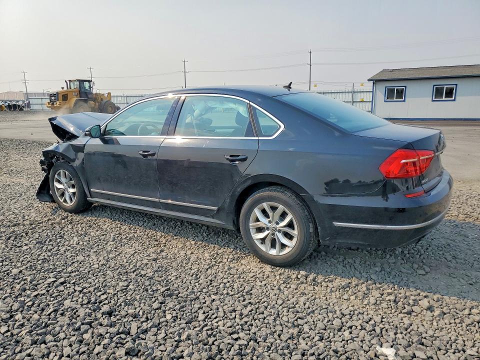 62521336 :رقم المزاد ، 1VWAS7A39GC007261 vin ، 2016 Volkswagen Passat مزاد بيع