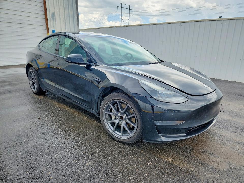 60488536 :رقم المزاد ، 5YJ3E1EA9NF187673 vin ، 2022 Tesla Model 3 مزاد بيع