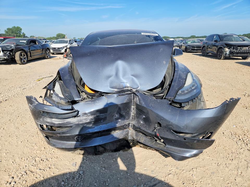 59378626 :رقم المزاد ، 5YJ3E1EA4JF022012 vin ، 2018 Tesla Model 3 مزاد بيع