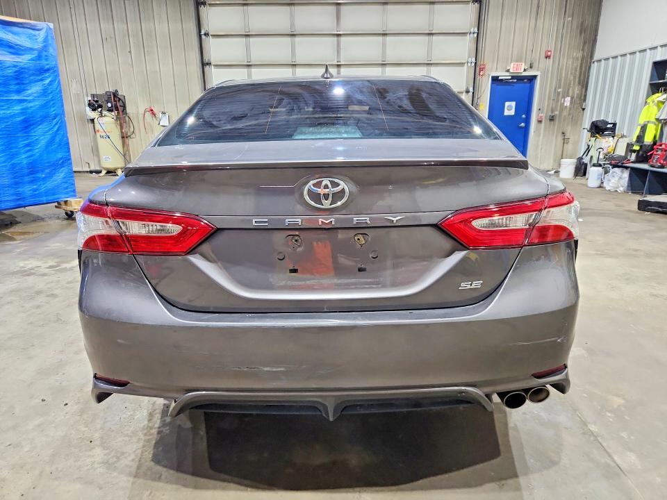 85982015 :رقم المزاد ، 4T1G11AK0LU361092 vin ، 2020 Toyota Camry مزاد بيع