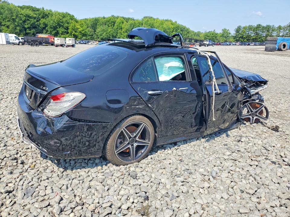 61763916 :رقم المزاد ، 55SWF6EB8JU260301 vin ، 2018 Mercedes-benz C مزاد بيع