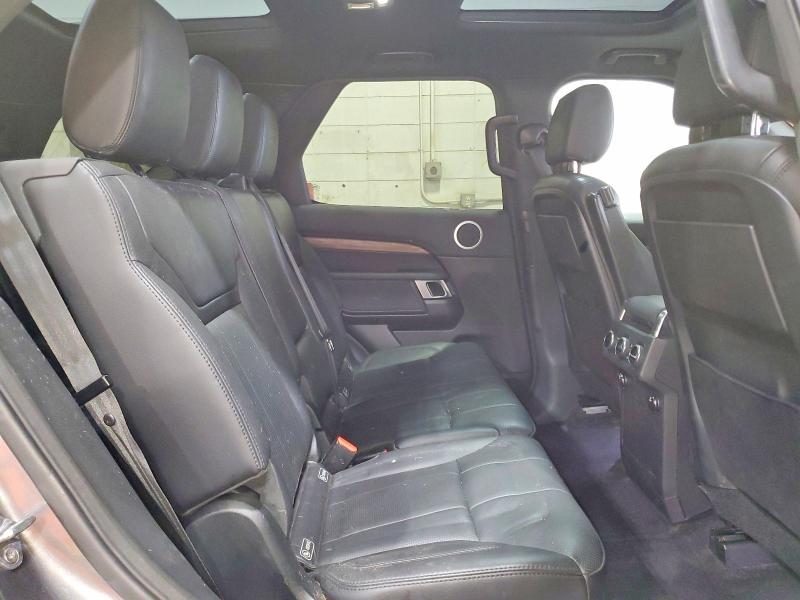 61754606 :رقم المزاد ، SALRRBBV8HA013305 vin ، 2017 Land Rover Discovery مزاد بيع