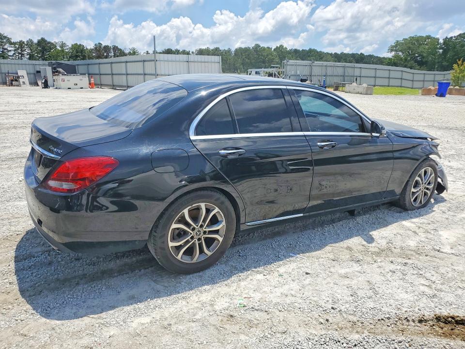 61481796 :رقم المزاد ، 55SWF4KB2HU213493 vin ، 2017 Mercedes-benz C مزاد بيع