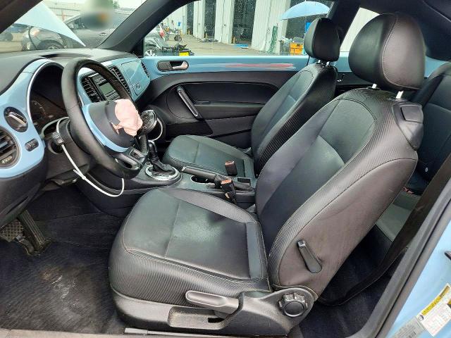 63052106 :رقم المزاد ، 3VWJX7ATXCM605739 vin ، 2012 Volkswagen Beetle مزاد بيع
