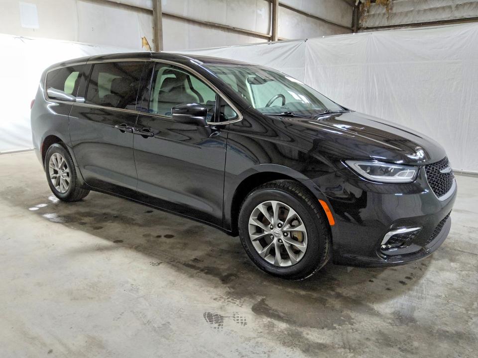 Продажа на аукционе авто 2023 Chrysler Pacifica, vin: 2C4RC3BG9PR554762, номер лота: 62092376