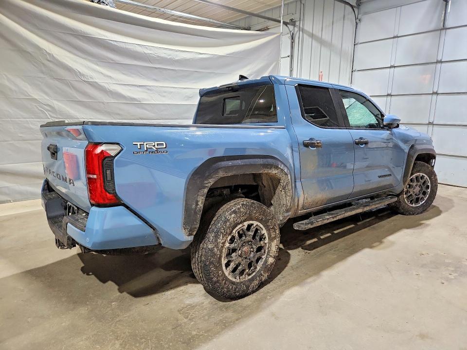 2026 Toyota Tacoma მანქანა იყიდება აუქციონზე, vin: 3TMLB5JN3TM222810, აუქციონის ნომერი: 61138646