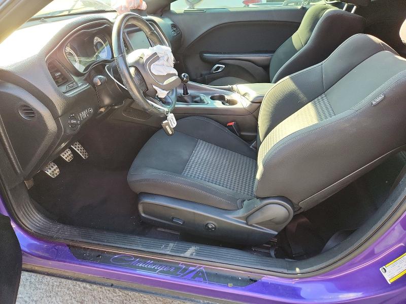 60275816 :رقم المزاد ، 2C3CDZBT7JH287982 vin ، 2018 Dodge Challenger مزاد بيع