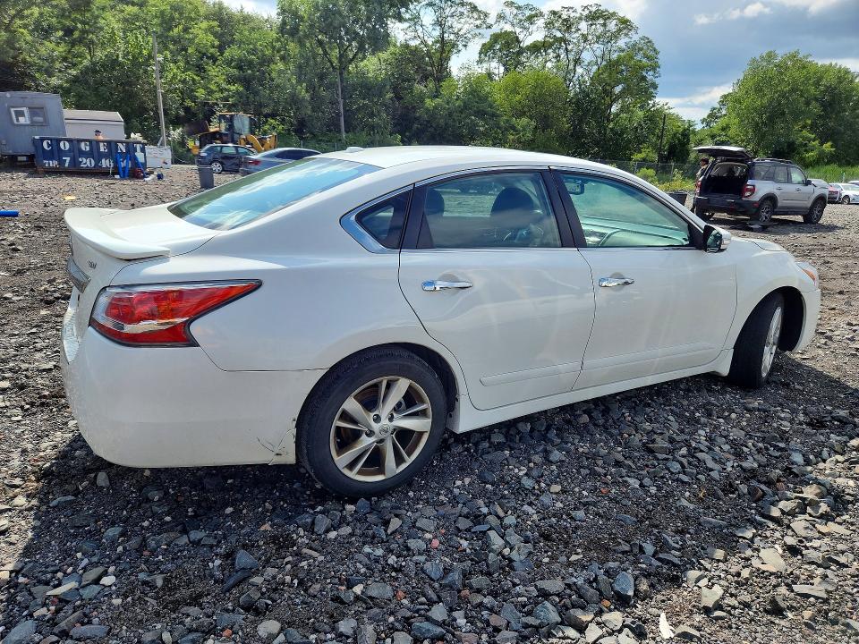 Продажа на аукционе авто 2015 Nissan Altima, vin: 1N4AL3AP9FC598398, номер лота: 62421316