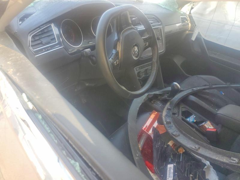 61377296 :رقم المزاد ، 3VV2B7AX4MM122775 vin ، 2021 Volkswagen Tiguan مزاد بيع