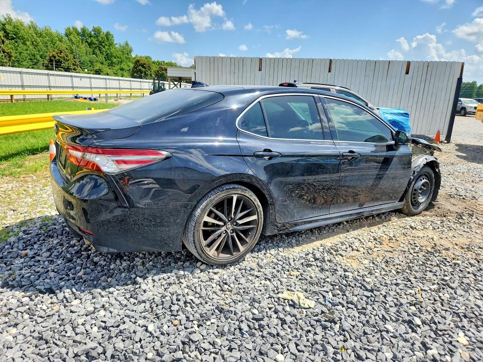 60819366 :رقم المزاد ، 4T1B61HK4KU816736 vin ، 2019 Toyota Camry مزاد بيع