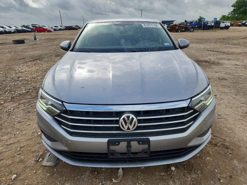 61072156 :رقم المزاد ، 3VWN57BU4MM055681 vin ، 2021 Volkswagen Jetta مزاد بيع