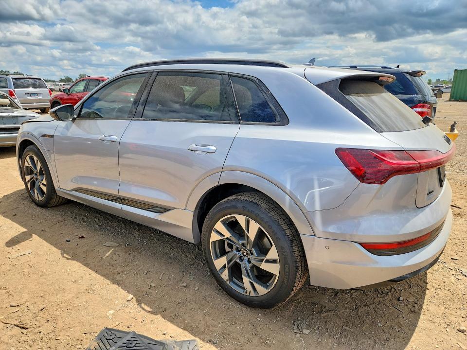 62035866 :رقم المزاد ، WA1AAAGE8NB047453 vin ، 2022 Audi E-tron مزاد بيع