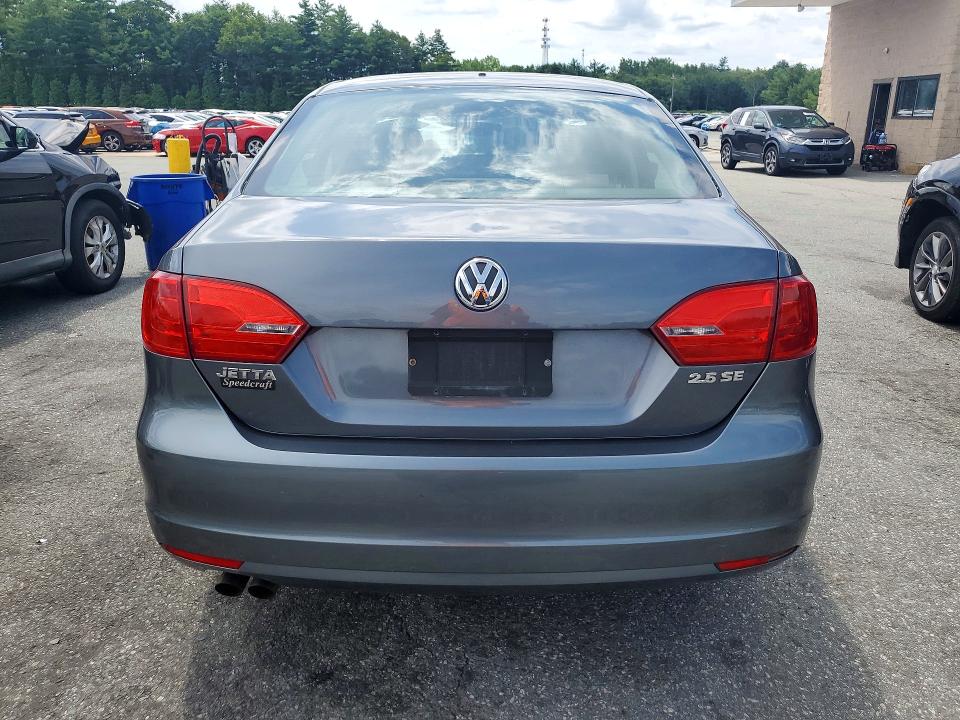 60766516 :رقم المزاد ، 3VWDP7AJ1DM392807 vin ، 2013 Volkswagen Jetta مزاد بيع