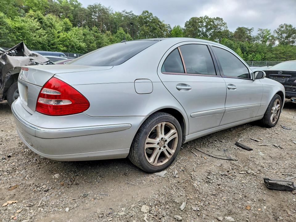 2005 Mercedes-benz E მანქანა იყიდება აუქციონზე, vin: WDBUF70J95A641696, აუქციონის ნომერი: 61676496