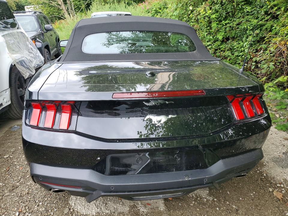 61674156 :رقم المزاد ، 1FAGP8UH4T5121152 vin ، 2026 Ford Mustang مزاد بيع