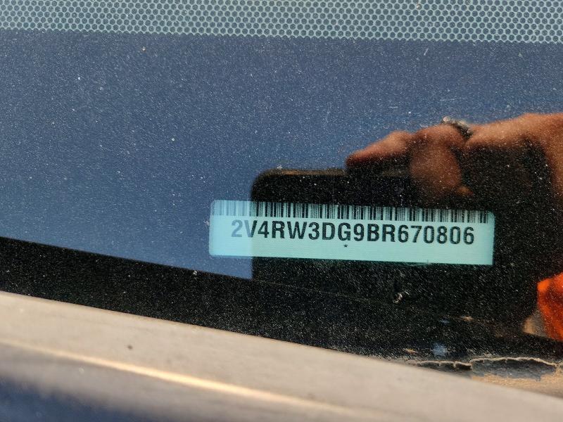 2011 Volkswagen Routan მანქანა იყიდება აუქციონზე, vin: 2V4RW3DG9BR670806, აუქციონის ნომერი: 61477926
