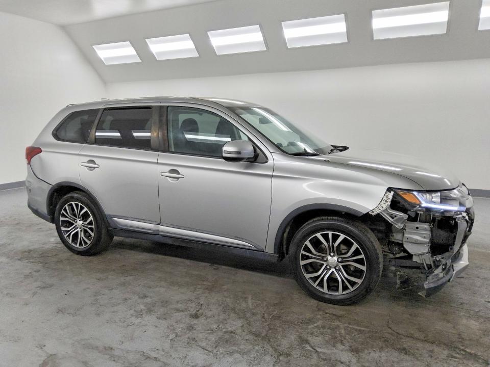 59332176 :رقم المزاد ، JA4AD3A37JJ003793 vin ، 2018 Mitsubishi Outlander مزاد بيع