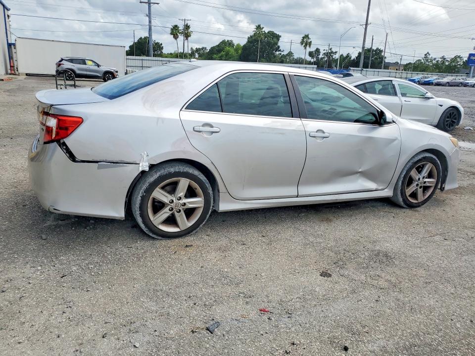 63576526 :رقم المزاد ، 4T1BF1FK3DU688432 vin ، 2013 Toyota Camry مزاد بيع
