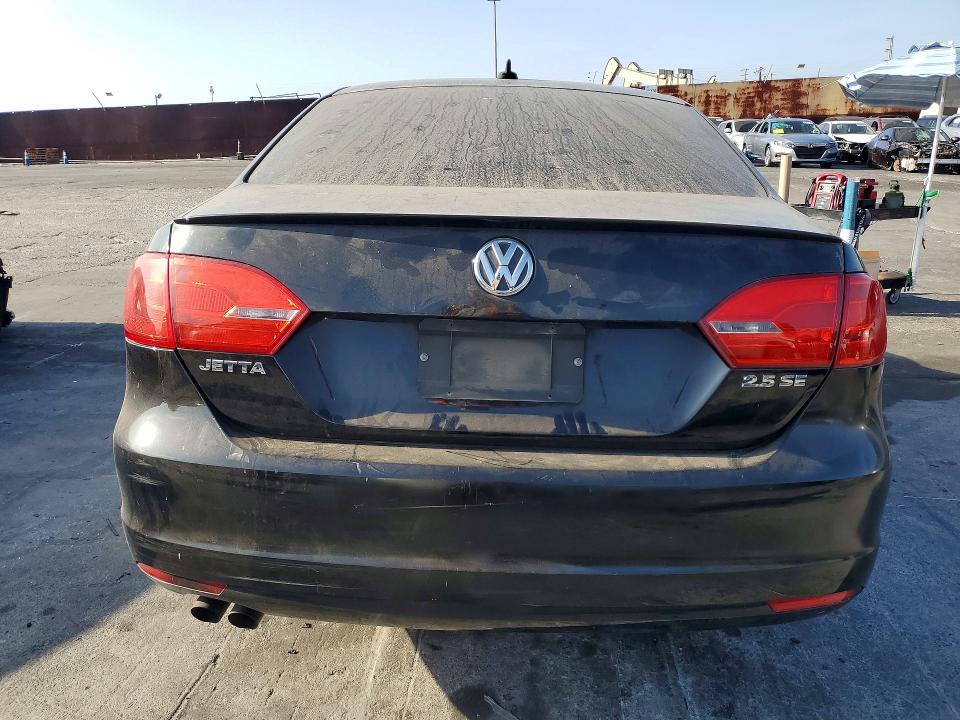 63135806 :رقم المزاد ، 3VWDP7AJ6DM302762 vin ، 2013 Volkswagen Jetta مزاد بيع