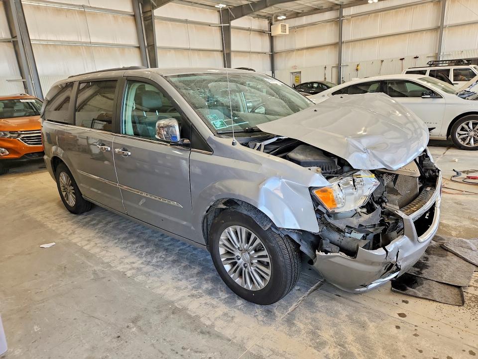61762616 :رقم المزاد ، 2C4RC1CG0FR646585 vin ، 2015 Chrysler Town & Country مزاد بيع