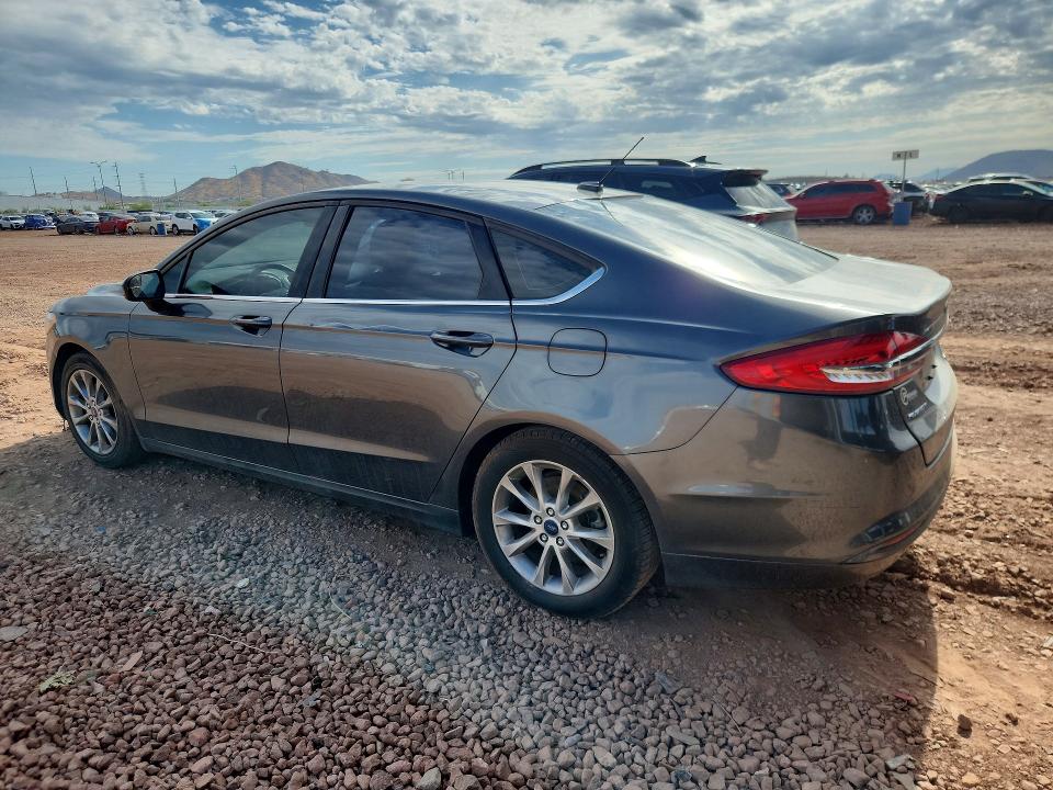 60520786 :رقم المزاد ، 3FA6P0HD5HR299421 vin ، 2017 Ford Fusion مزاد بيع