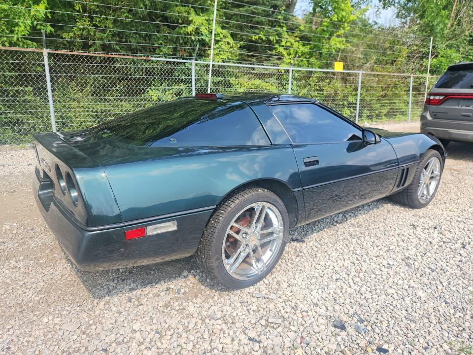 Продажа на аукционе авто 1990 Chevrolet Corvette, vin: 1G1YY2387L5102890, номер лота: 61543676