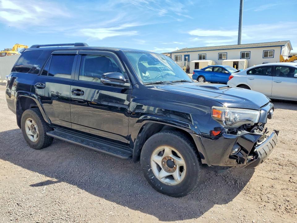 61072566 :رقم المزاد ، JTERU5JRXN6011545 vin ، 2022 Toyota 4runner مزاد بيع