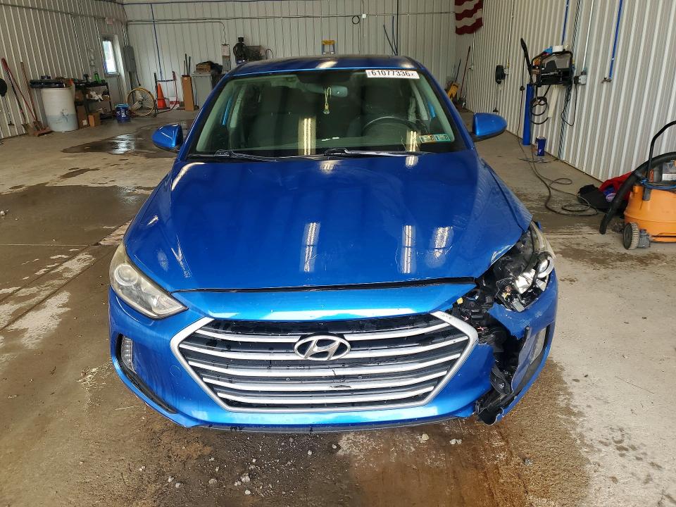 61077336 :رقم المزاد ، KMHD84LF0HU242918 vin ، 2017 Hyundai Elantra مزاد بيع
