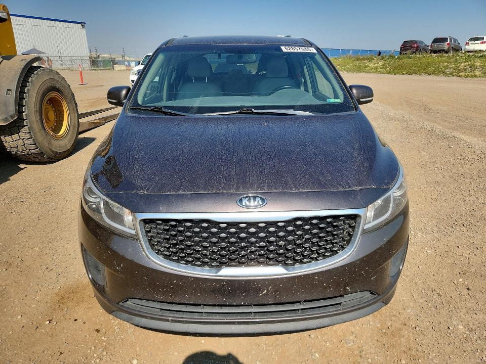 62857686 :رقم المزاد ، KNDMB5C11F6015416 vin ، 2015 Kia Sedona مزاد بيع