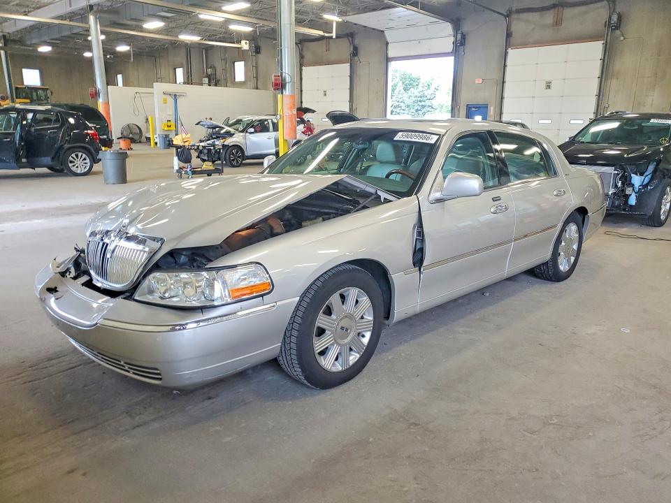 Aukcja sprzedaży 2004 Lincoln Town Car, vin: 1LNHM83W24Y621135, numer aukcji: 59009986