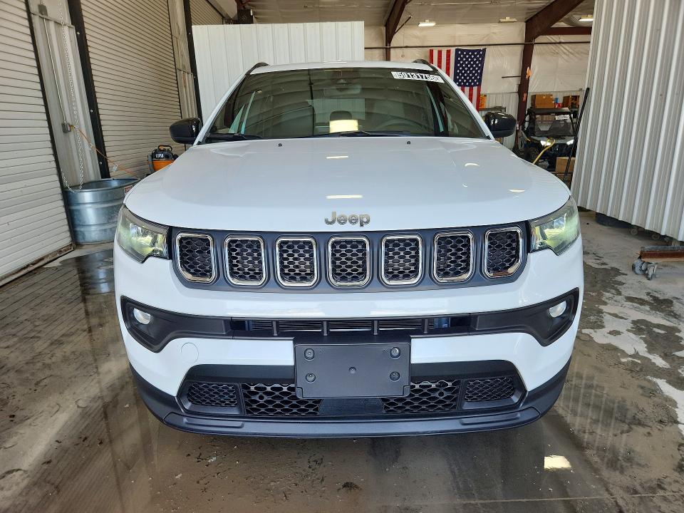 59131756 :رقم المزاد ، 3C4NJDBN3PT504266 vin ، 2023 Jeep Compass مزاد بيع