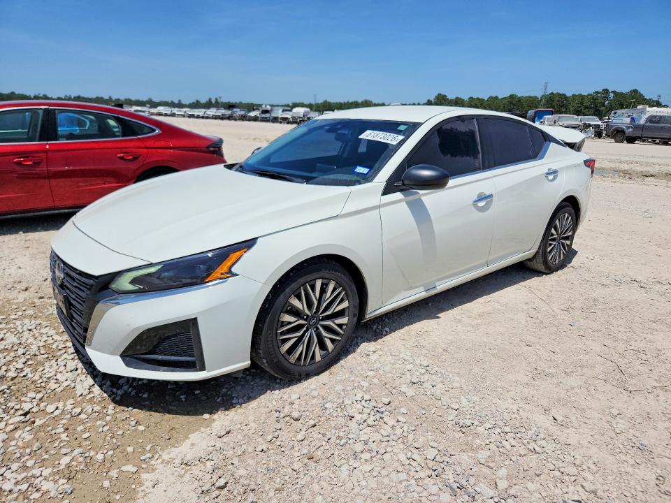 Auction sale of the 2025 Nissan Altima, vin: 1N4BL4DV4SN354807, lot number: 61873026