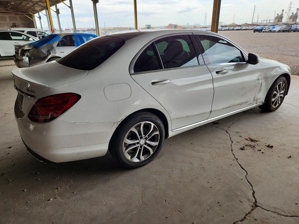 Продажа на аукционе авто 2016 Mercedes-benz C, vin: 55SWF4KBXGU142445, номер лота: 61223196