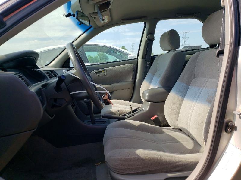 61565296 :رقم المزاد ، 4T1BF22K41U962972 vin ، 2001 Toyota Camry مزاد بيع