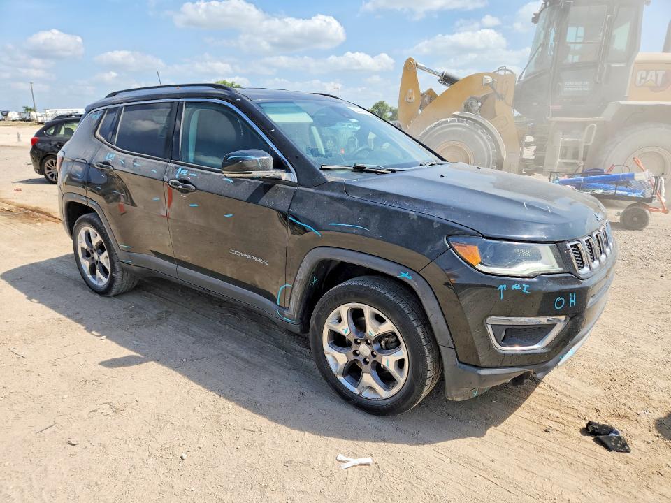 62266096 :رقم المزاد ، 3C4NJDCBXJT332510 vin ، 2018 Jeep Compass مزاد بيع