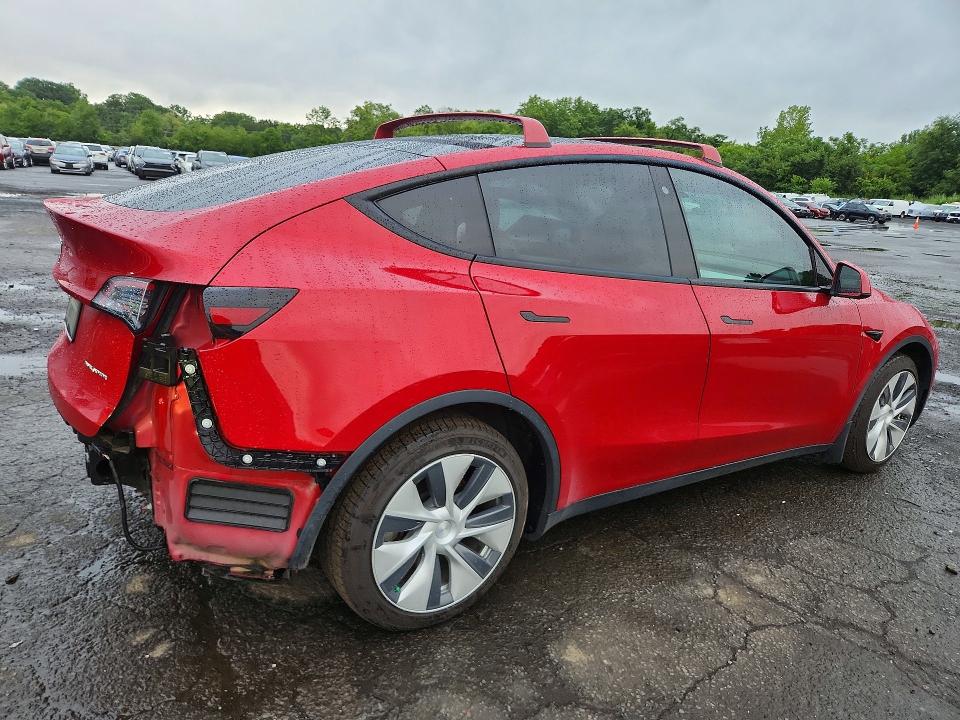 62974256 :رقم المزاد ، 5YJYGDEE4MF061403 vin ، 2021 Tesla Model Y مزاد بيع