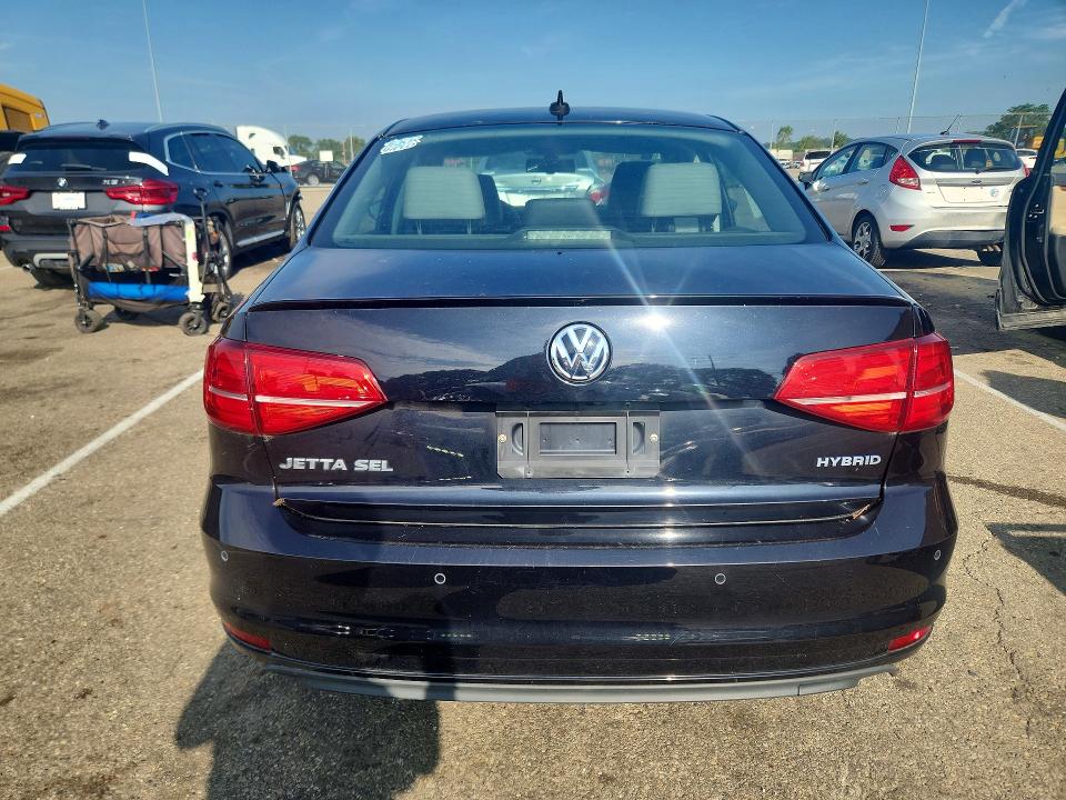 60207276 :رقم المزاد ، 3VW637AJ0GM380415 vin ، 2016 Volkswagen Jetta مزاد بيع
