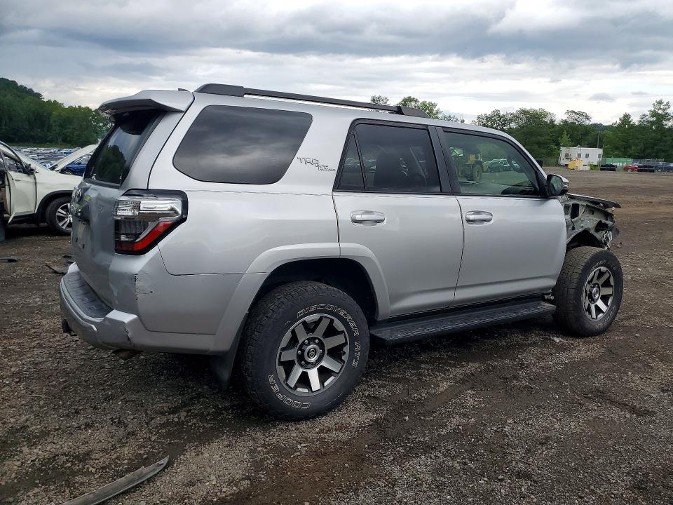 62326106 :رقم المزاد ، JTERU5JRXM5879520 vin ، 2021 Toyota 4runner مزاد بيع